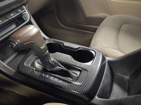 Used 2018 GMC Canyon SLE w/ SLE Convenience Package image 26