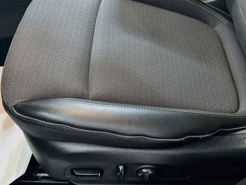 Used 2023 Buick Encore GX Select FWD image 19