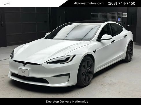 Used 2023 Tesla Model S Standard Range image 1