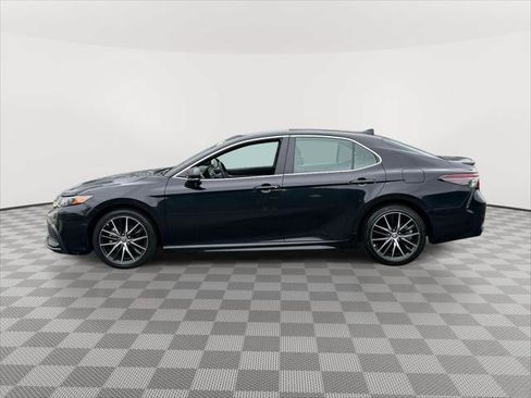 Used 2023 Toyota Camry SE FWD image 4