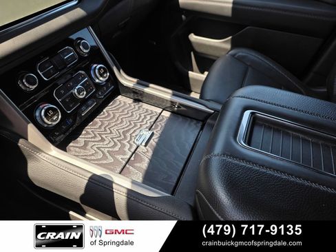 Used 2024 GMC Yukon Denali AWD/4WD image 19