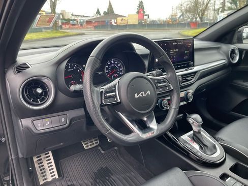 Used 2024 Kia Forte GT-Line w/ GT-Line Premium Package image 6