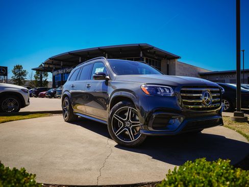 New 2026 Mercedes-Benz GLS 450 4MATIC image 1