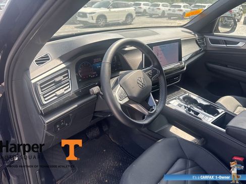 Used 2025 Volkswagen Atlas Cross Sport SE w/ Panoramic Sunroof Package AWD/4WD image 14