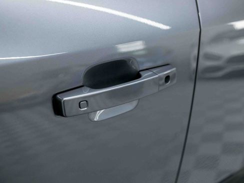 Used 2023 Land Rover Defender 130 SE image 35