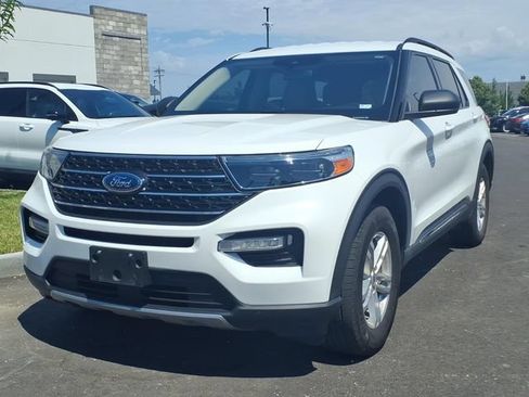 Used 2020 Ford Explorer XLT w/ Equipment Group 202A AWD/4WD image 2