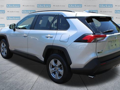 Used 2022 Toyota RAV4 XLE w/ Convenience Package AWD/4WD image 8
