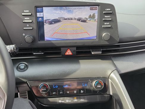 Certified 2025 Hyundai Elantra Sport image 12