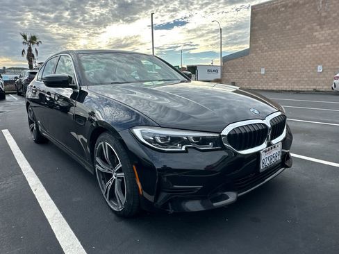 Certified 2022 BMW 330i Sedan w/ Convenience Package image 3