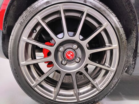Used 2013 FIAT 500 Abarth w/ Comfort/Convenience Group FWD image 7