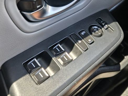Used 2025 Honda Pilot EX-L image 27
