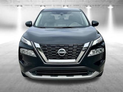 Certified 2023 Nissan Rogue SV FWD image 2