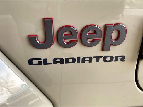 Used 2020 Jeep Gladiator Rubicon image 25