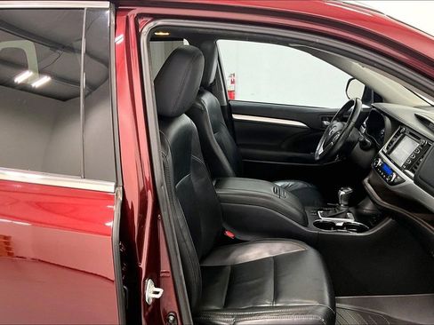 Used 2015 Toyota Highlander XLE image 10