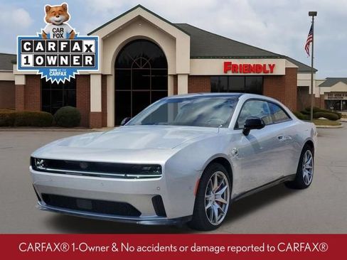 Used 2024 Dodge Charger Daytona Scat Pack w/ Plus Group AWD/4WD image 2