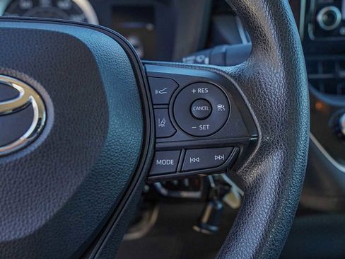 Used 2021 Toyota Corolla LE image 14