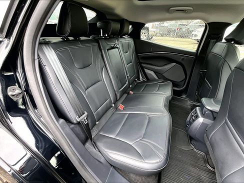 Used 2025 Ford Mustang Mach-E Premium image 19