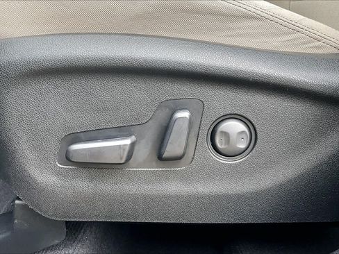 Used 2017 Kia Sorento FWD w/ LX Convenience Package image 32