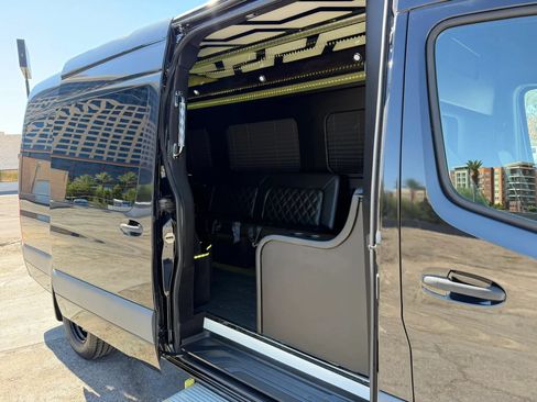 Used 2022 Mercedes-Benz Sprinter 3500 image 15