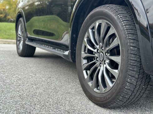 Used 2023 Nissan Armada Platinum image 9