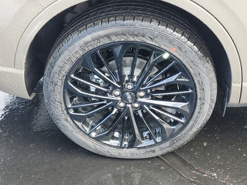 New 2026 Lincoln Corsair Premiere image 5