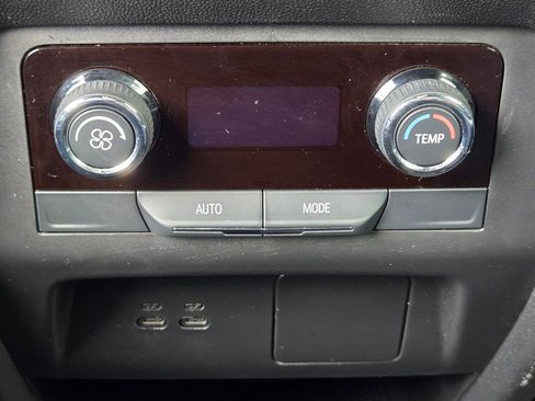 Certified 2026 Chevrolet Traverse LT AWD/4WD image 18