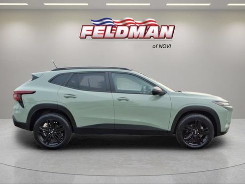 Used 2025 Chevrolet Trax ACTIV w/ Sunroof Package FWD image 7