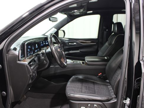 Used 2021 Cadillac Escalade Sport Platinum image 3