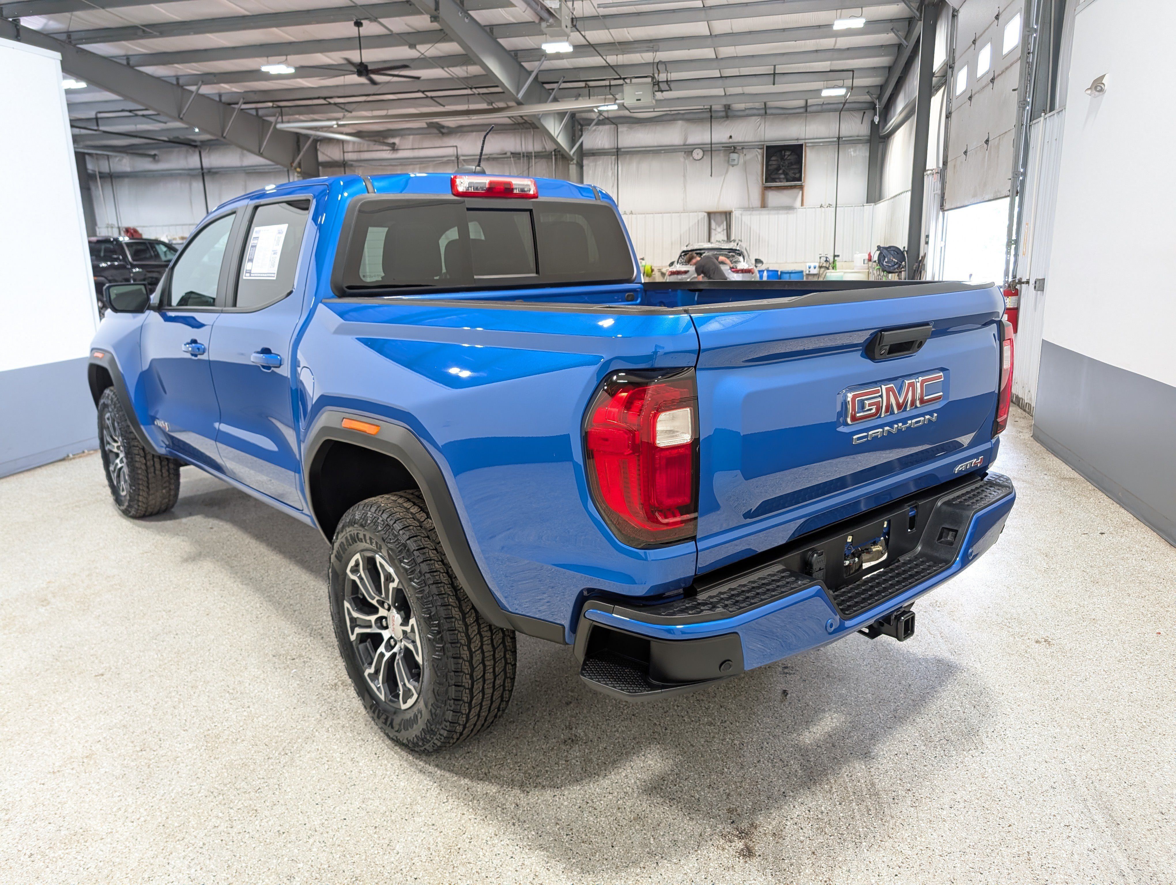 Used 2023 GMC Canyon AT4 w/ Technology Package AWD/4WD image 5