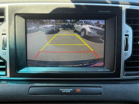 Used 2018 Kia Sportage LX w/ LX Popular Package FWD image 19