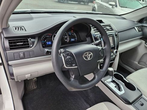 Used 2013 Toyota Camry LE image 19