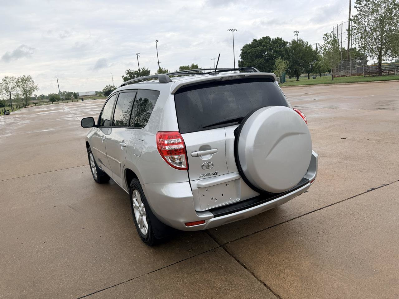 Used 2012 Toyota RAV4 FWD w/ Upgrade Value Pkg image 7