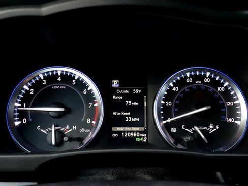 Used 2017 Toyota Highlander Limited image 6