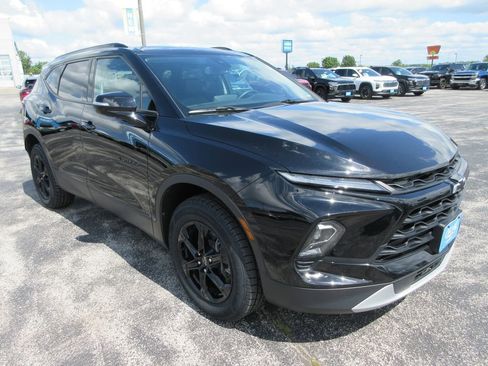 Used 2024 Chevrolet Blazer LT w/ Midnight/Sport Edition FWD image 7
