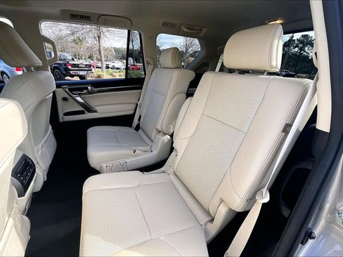 Used 2023 Lexus GX 460 Premium image 20