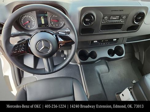 Used 2025 Mercedes-Benz Sprinter 2500 image 19