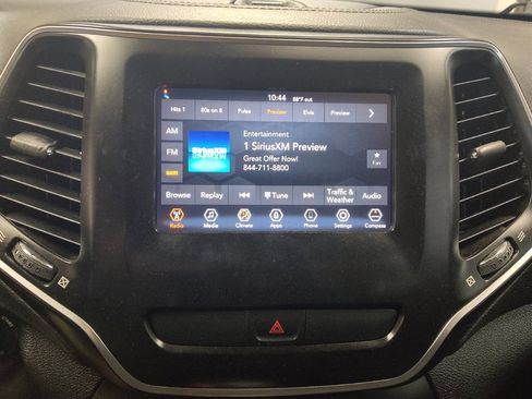 Used 2020 Jeep Cherokee Latitude FWD image 25