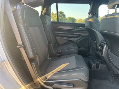 Used 2025 Jeep Grand Cherokee L Laredo RWD image 24