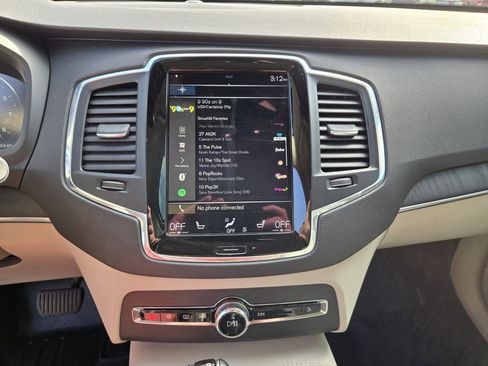 Used 2020 Volvo XC90 T5 Momentum image 3