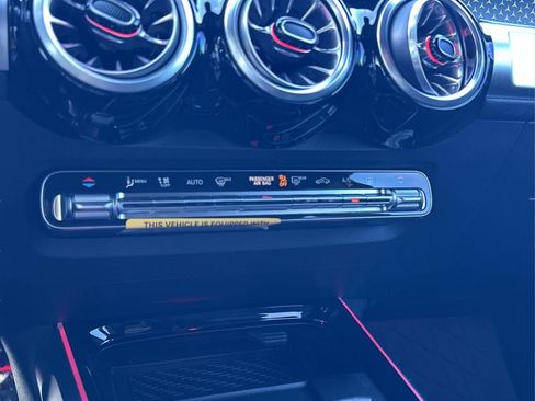 Used 2024 Mercedes-Benz EQB 300 4MATIC image 22