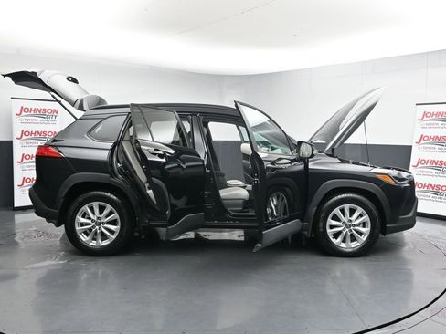 Used 2024 Toyota Corolla Cross LE image 42