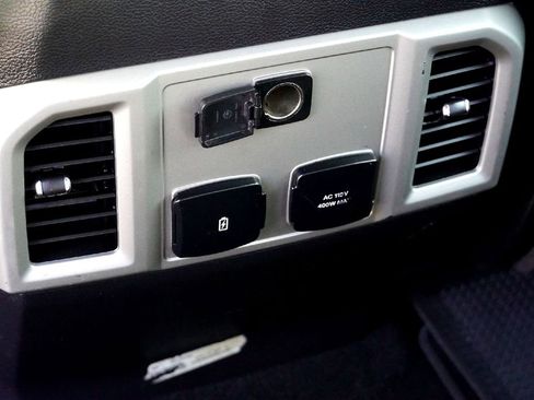 Used 2019 Ford F250 Lariat w/ Lariat Value Package image 32