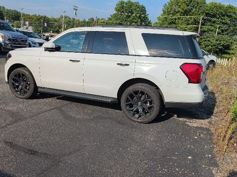 Used 2023 Ford Expedition XLT AWD/4WD image 6