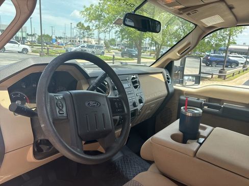 Used 2011 Ford F350 XLT w/ XLT Interior Pkg RWD image 6