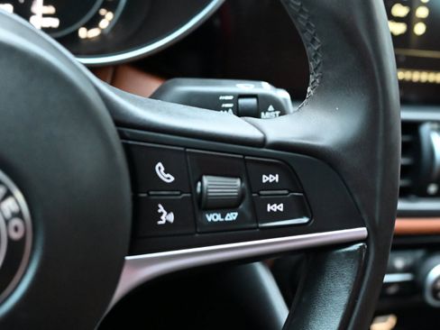 Used 2019 Alfa Romeo Giulia AWD w/ Cold Weather Package image 20