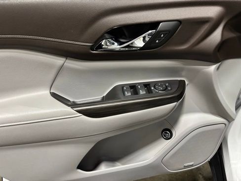 Used 2019 GMC Acadia SLT image 14