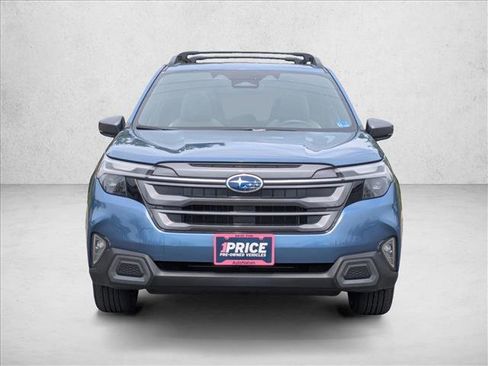 Used 2025 Subaru Forester Limited AWD/4WD image 2