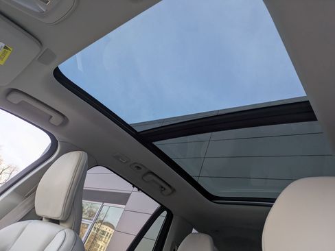 New 2026 Volvo XC90 T8 Ultra w/ Protection Package Premier image 14