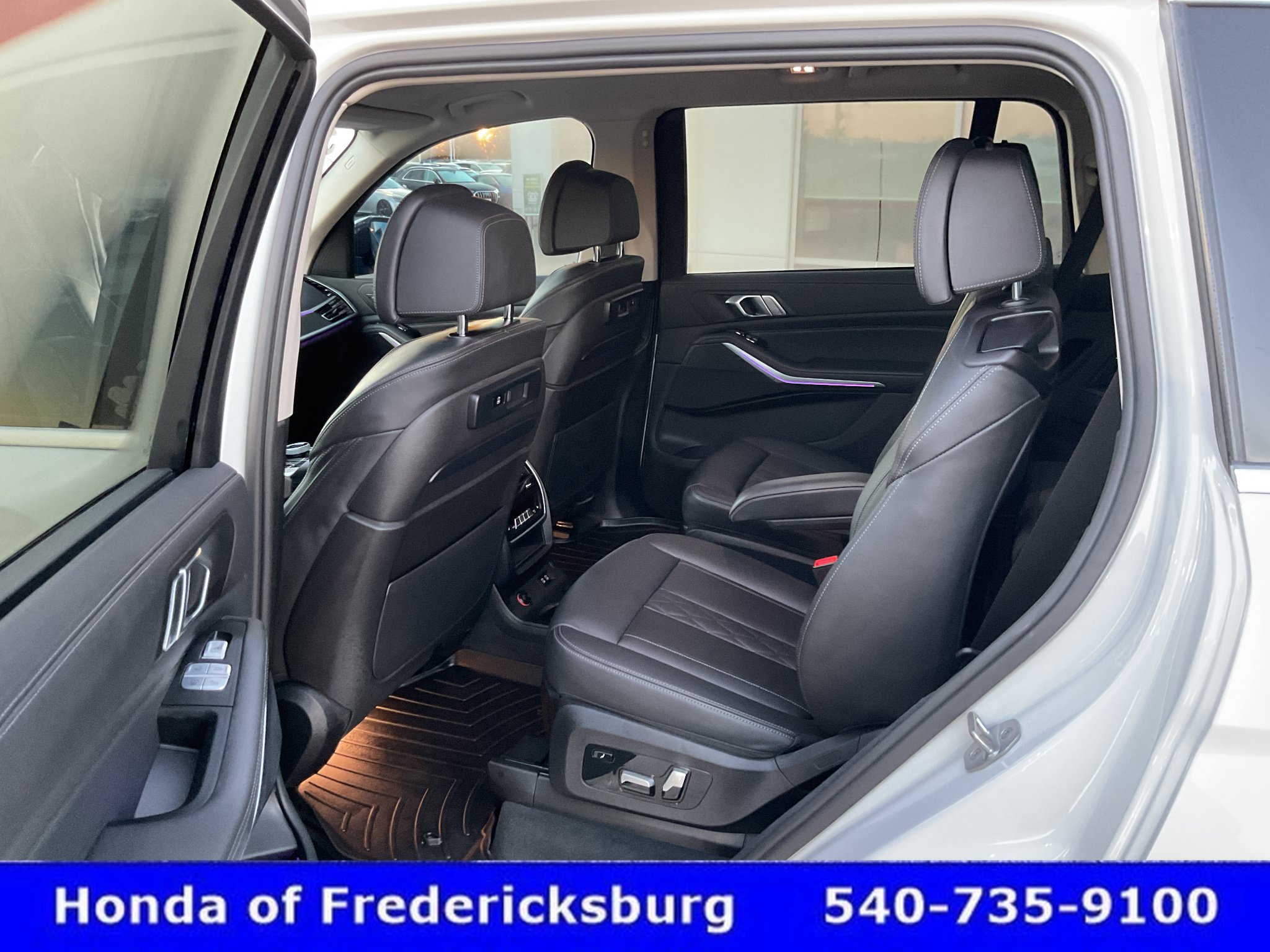 Used 2022 BMW X7 xDrive40i w/ Executive Package AWD/4WD image 32