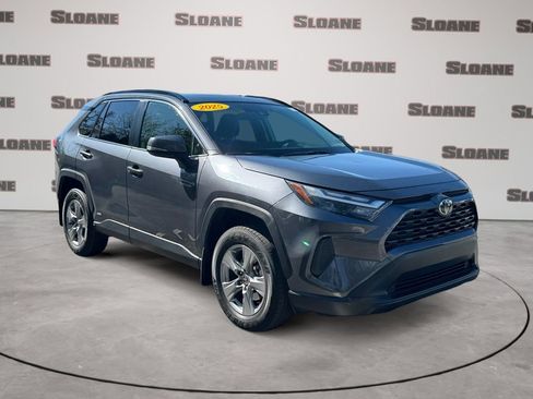 Used 2025 Toyota RAV4 XLE image 7